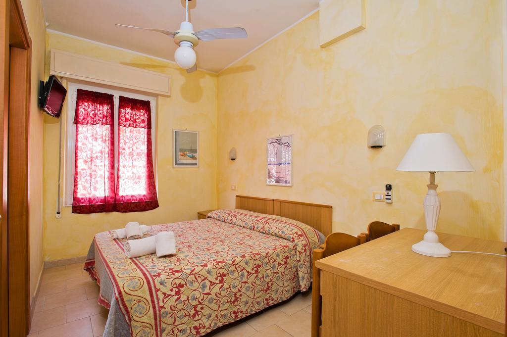 Hotel Lido Pietra Ligure Rom bilde