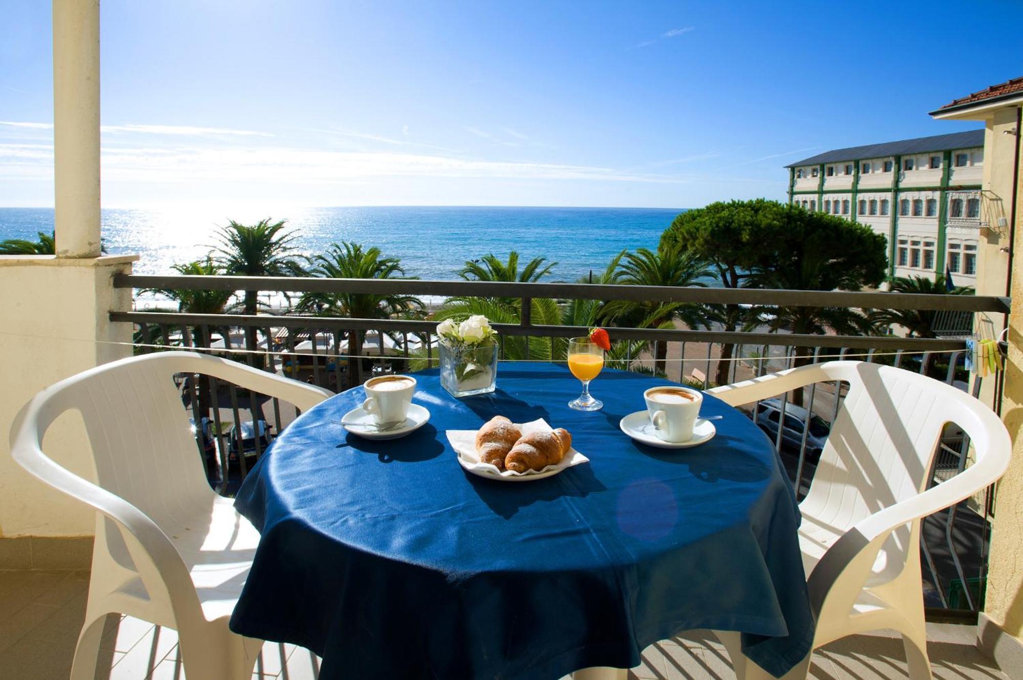 Hotel Lido Pietra Ligure Eksteriør bilde