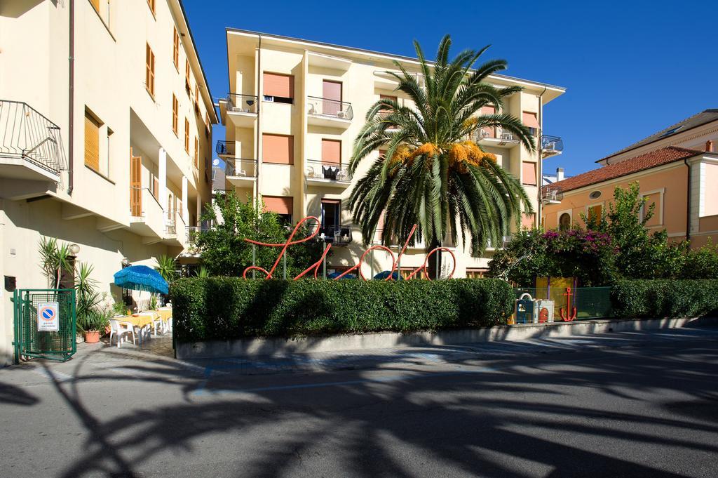 Hotel Lido Pietra Ligure Eksteriør bilde