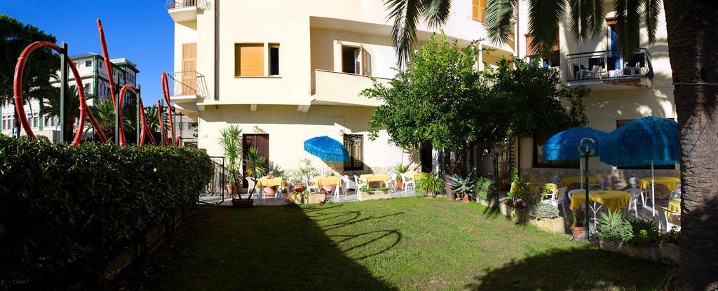 Hotel Lido Pietra Ligure Eksteriør bilde
